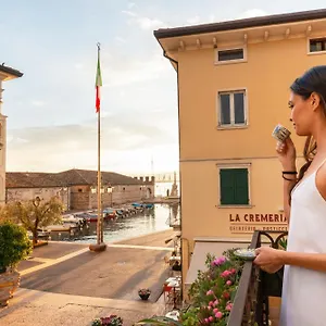  Apartment The Mansion Of Countess Rizzardi On Garda